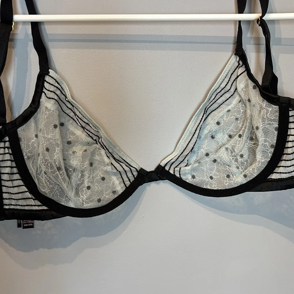 Victoria’s Secret Blue And Black Polka Dot Lace Bra - Picture 5 of 5